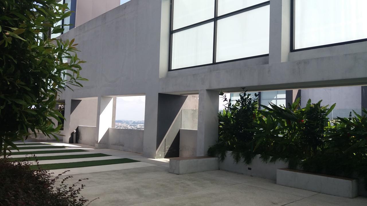 A Suites - Atria Sofo Suites Petaling Jaya Exterior photo